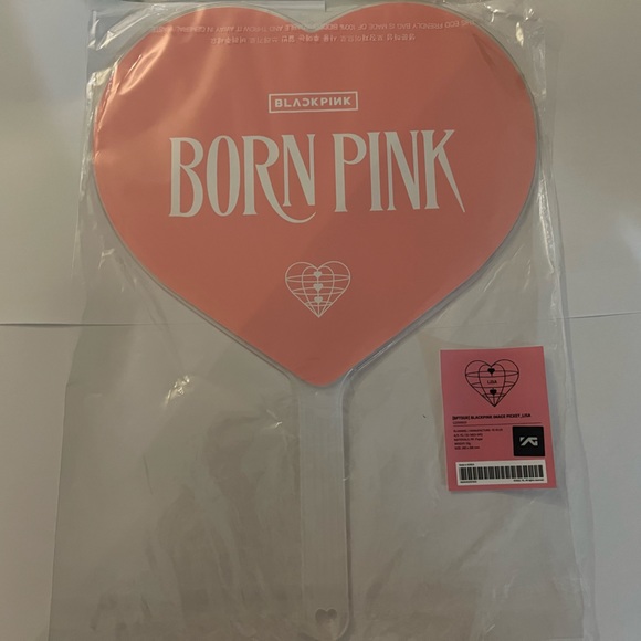 Blackpink Born Pink Official Image Picket Lisa - Picture 2 of 3